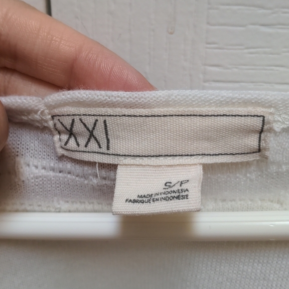 Forever 21 White Crop Top - Picture 2 of 4